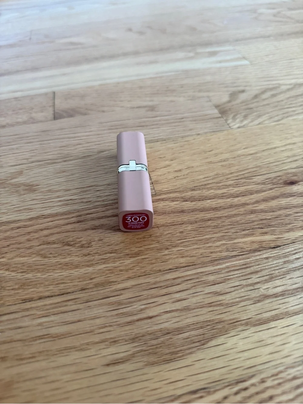 L'Oreal Paris Colour Riche Lipstick - 300 Le rouge Paris red lipstick
